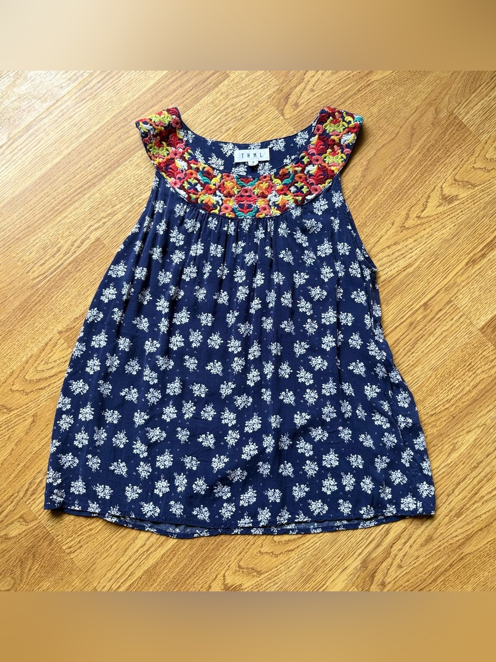 THML Navy White Floral Sleeveless Tank Colorful Embroidered Neckline Flowy Sz S